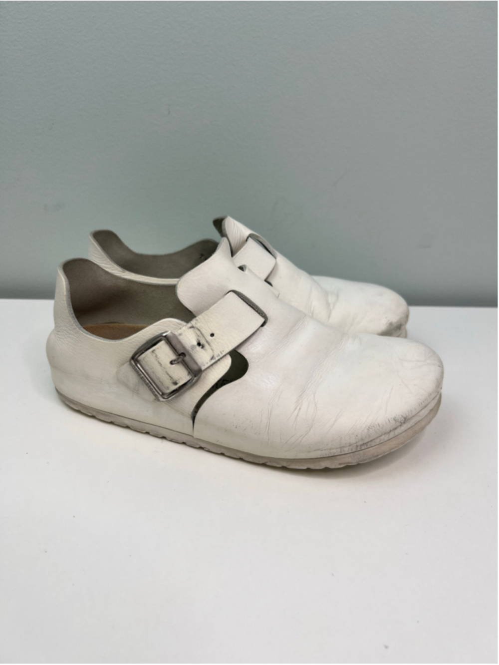Birkenstock London White Leather Mules Size 36 / 6-6.5 Clogs Closed Toe Slip On